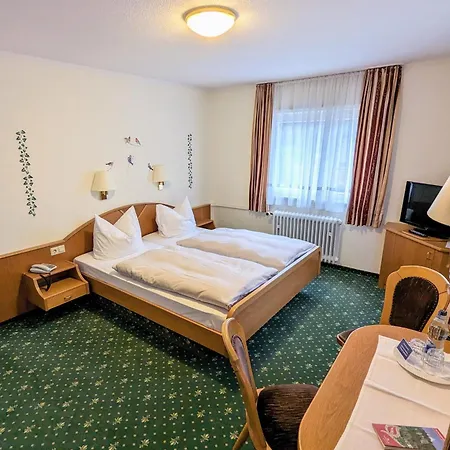 Fidelitas באד הרנאלב