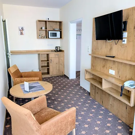 Fidelitas בית הארחה 3*