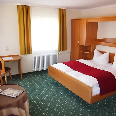 בית הארחה Fidelitas באד הרנאלב